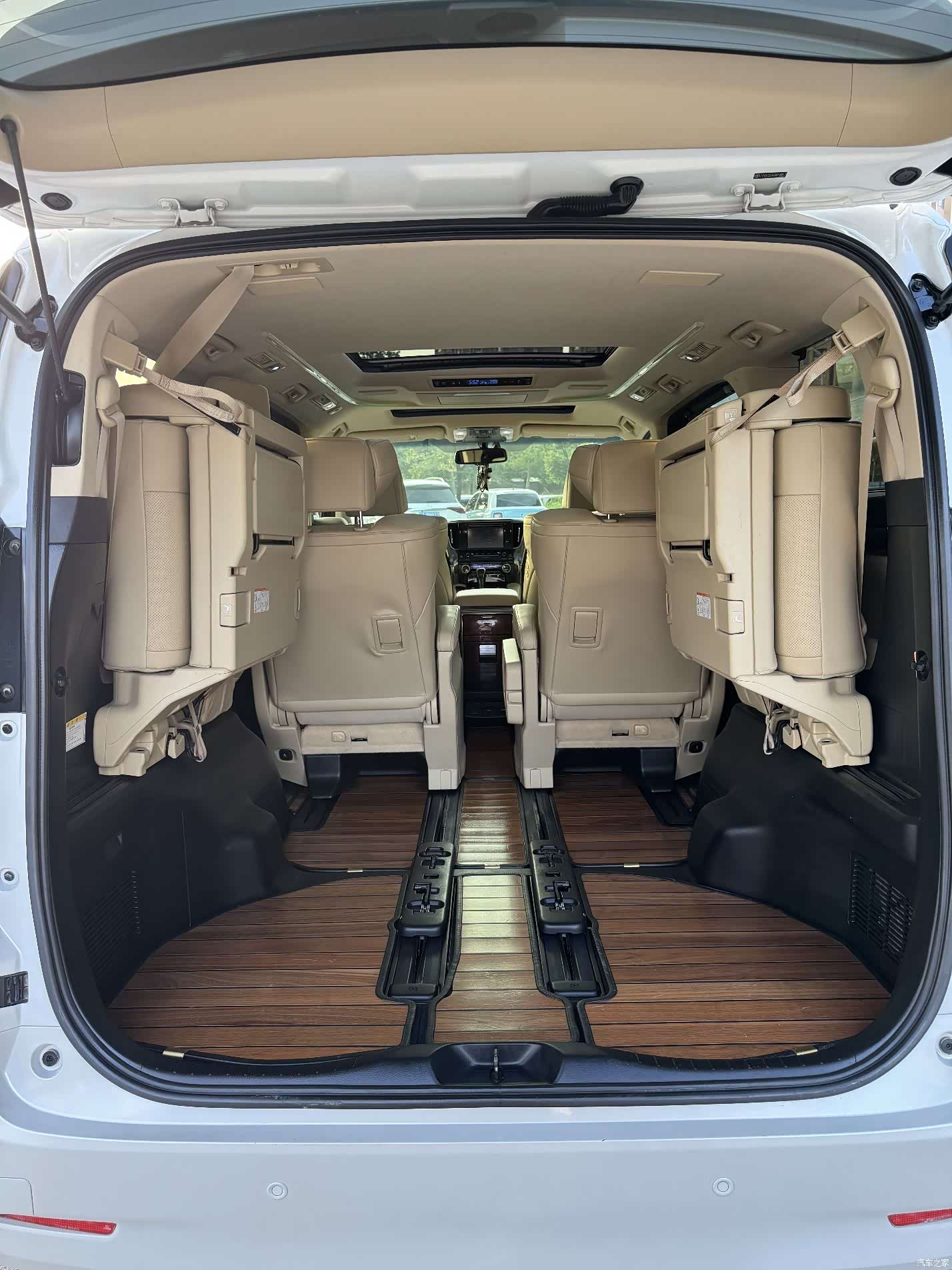 Toyota Alphard, 2017 22