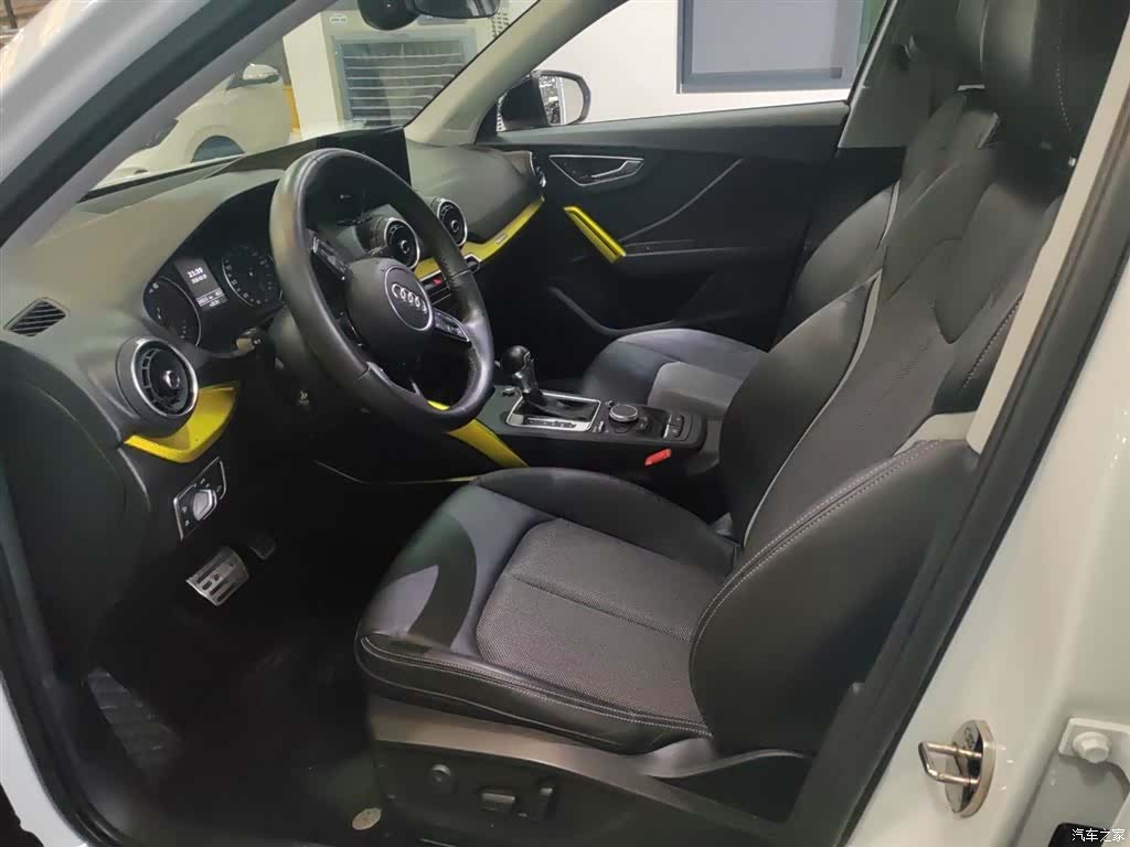 Audi Q2L, 2019 8