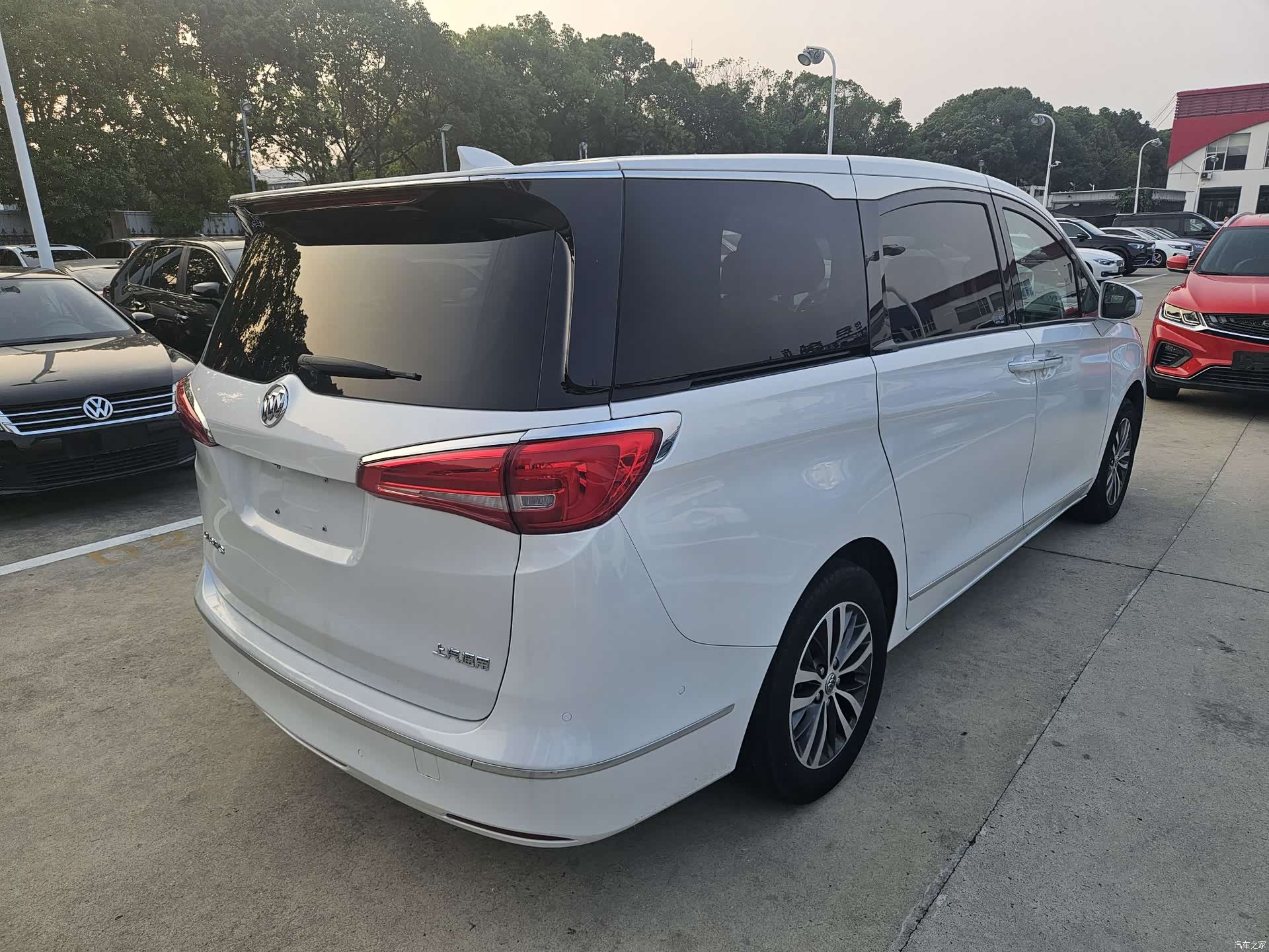 Buick GL8, 2018 15