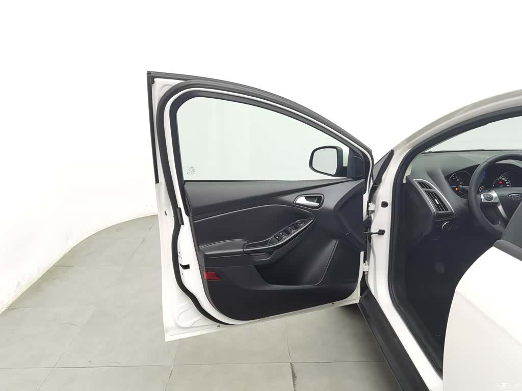 Ford Focus, 2014 8