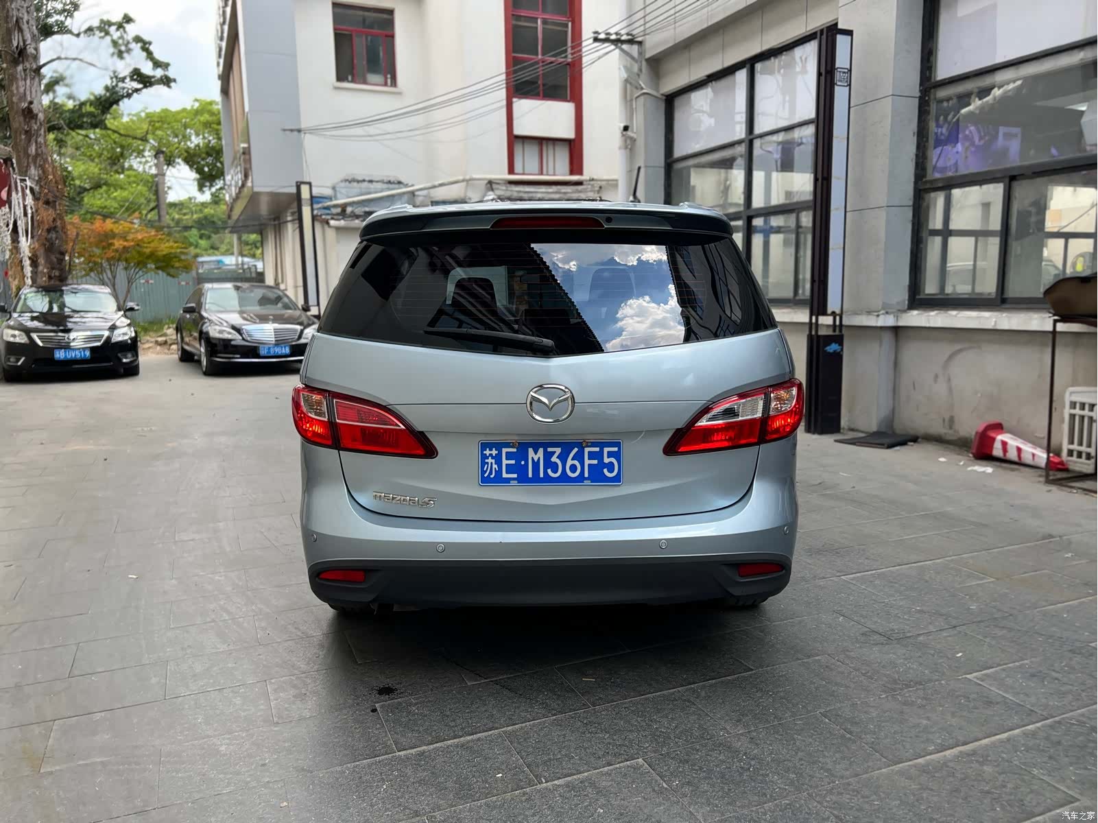 Mazda 5, 2011 все фото