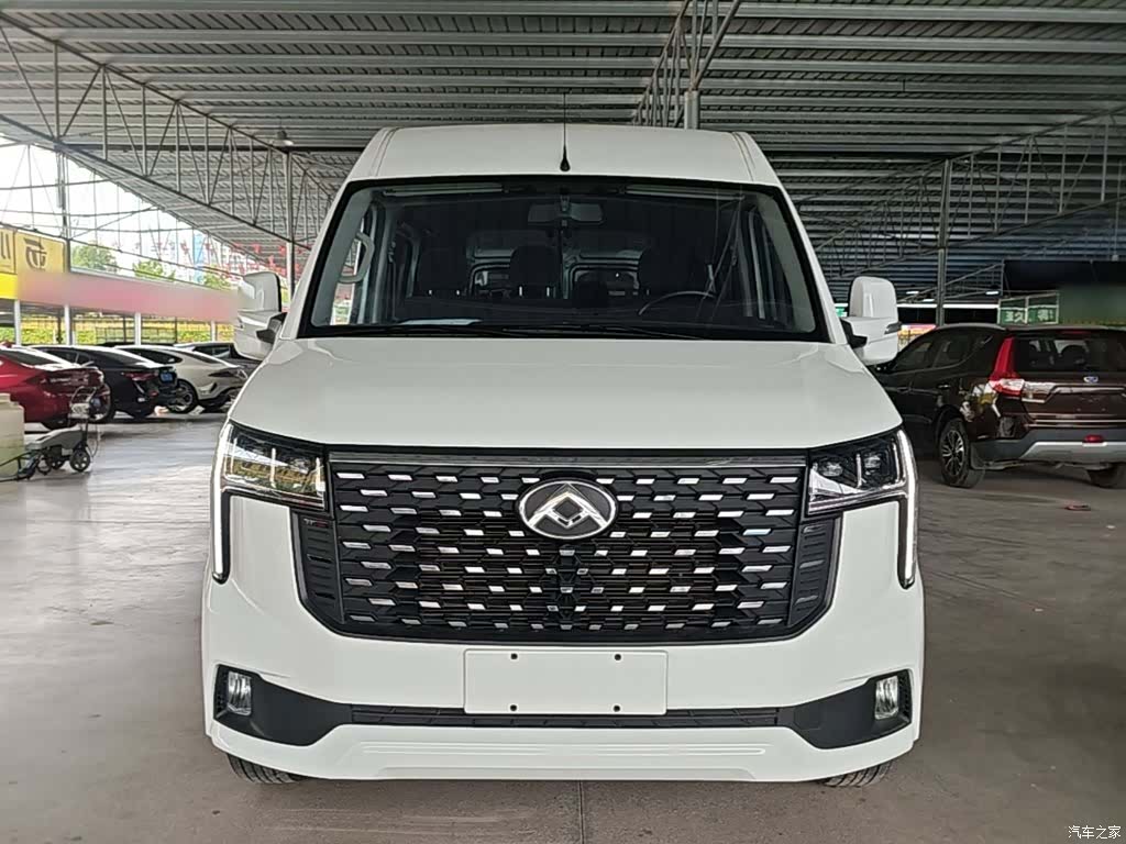 Maxus V80, 2025 3