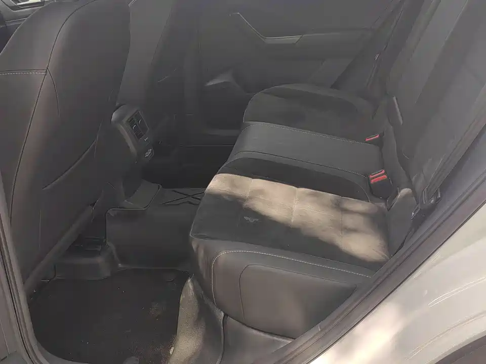 Volkswagen T-ROC exploring Songs