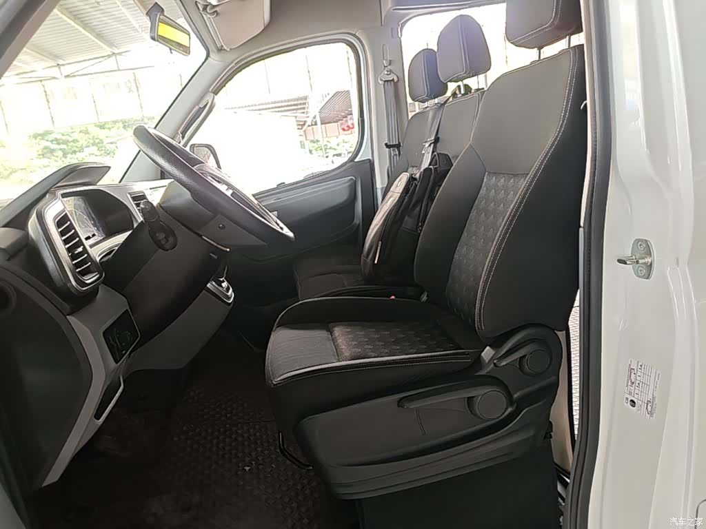 Maxus V80, 2025 15