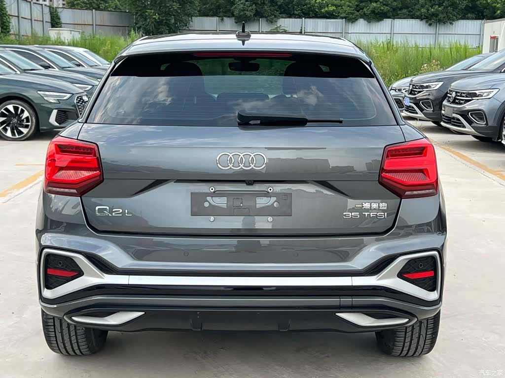 Audi Q2L, 2022 8