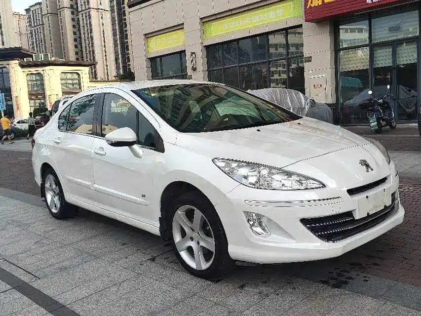 Peugeot 408