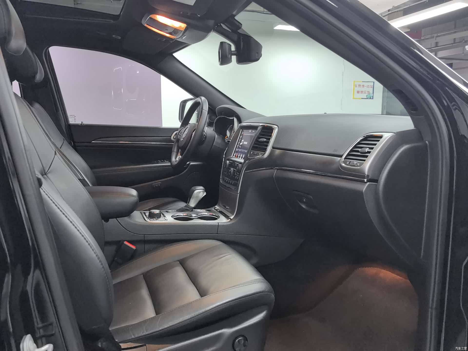 Jeep Grand Cherokee, 2019 все фото