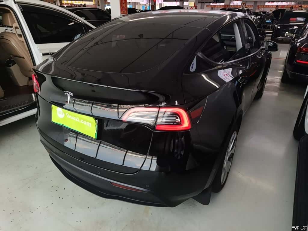 Tesla Model Y, 2023 7