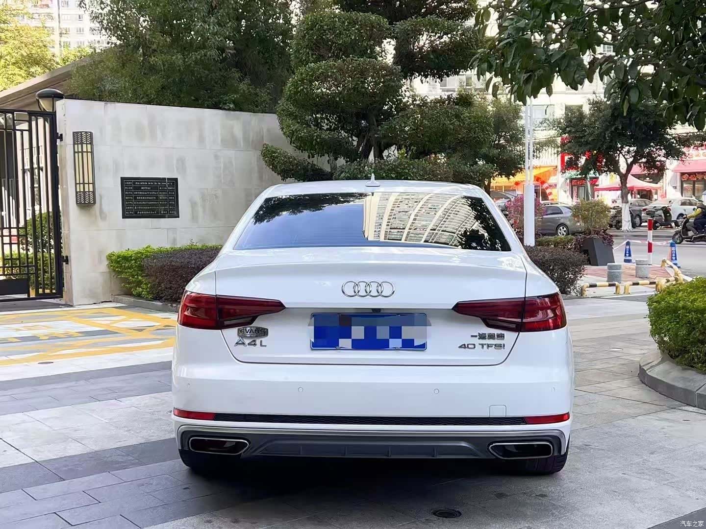 Audi A4L, 2019 все фото