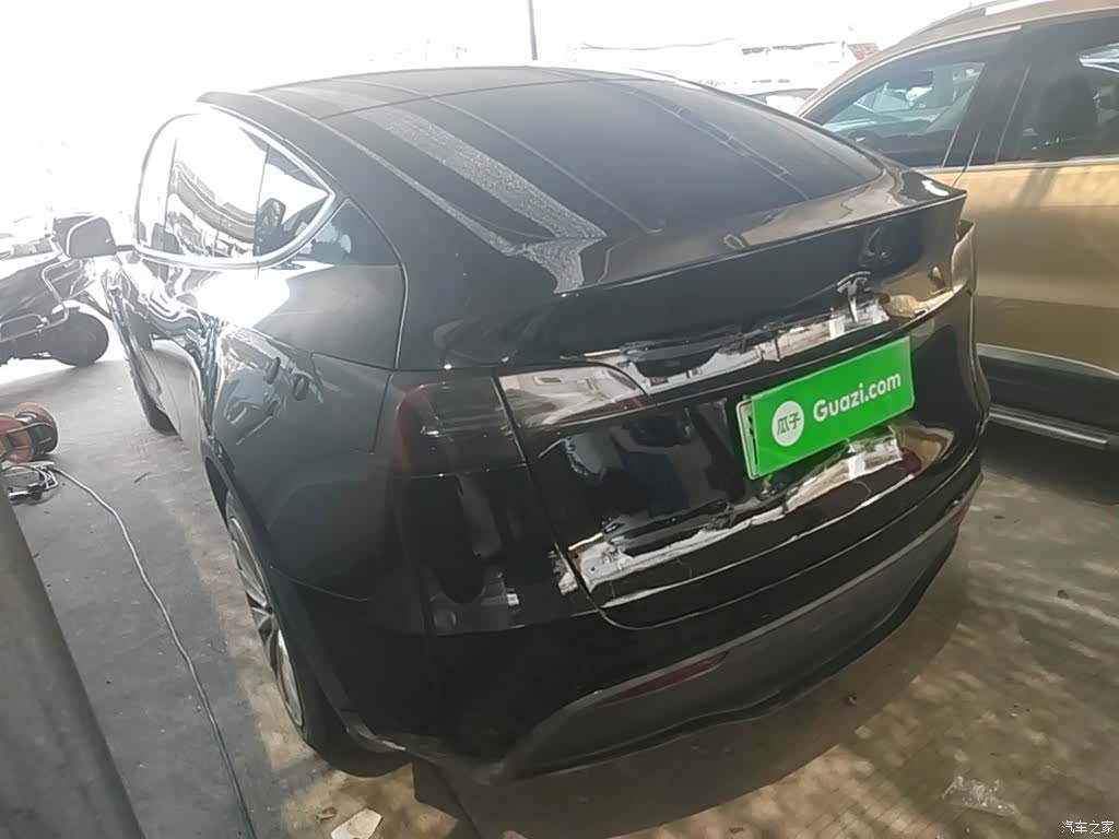 Tesla Model Y, 2022 все фото
