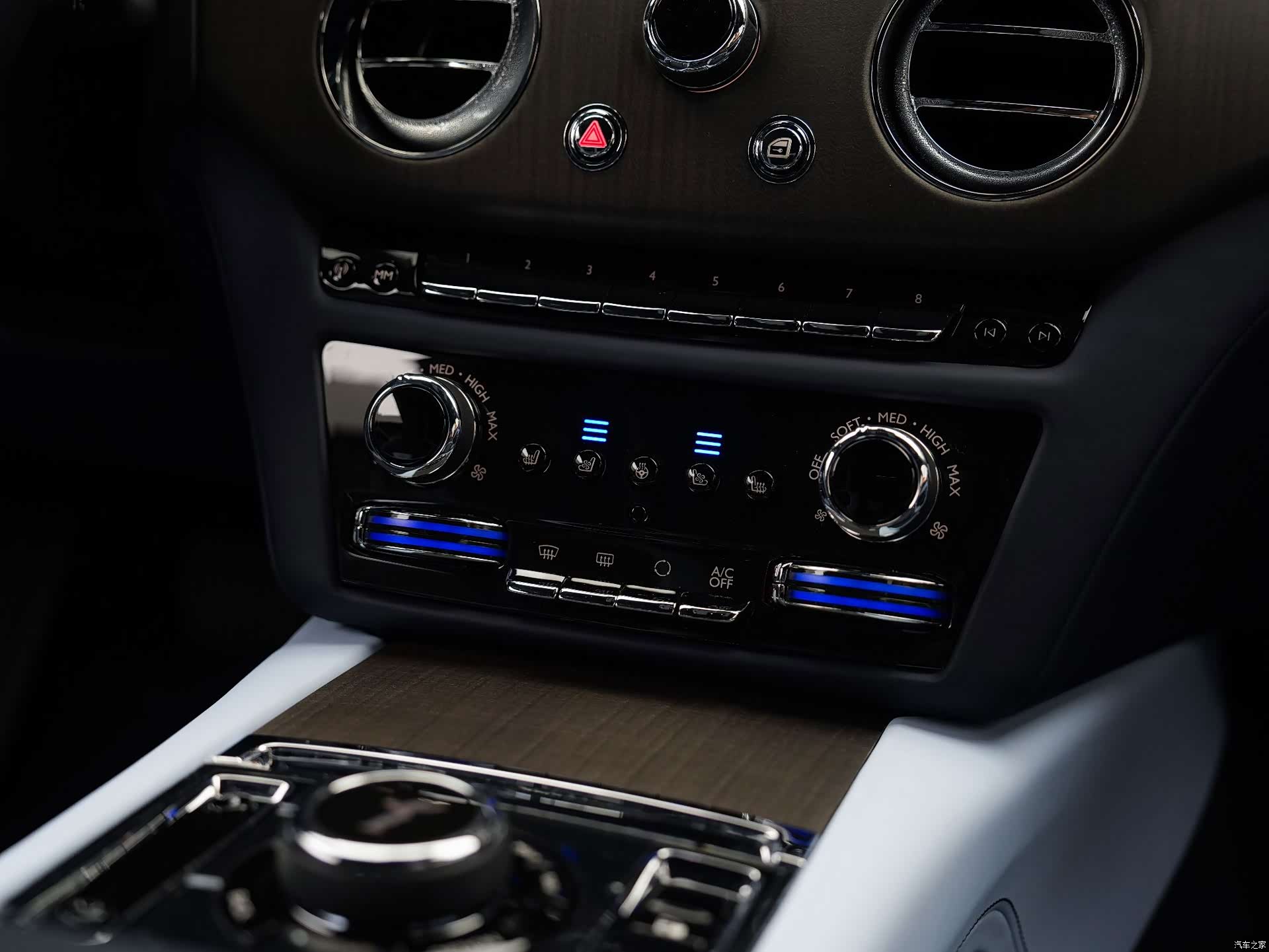 Rolls-Royce Spectre, 2026 15