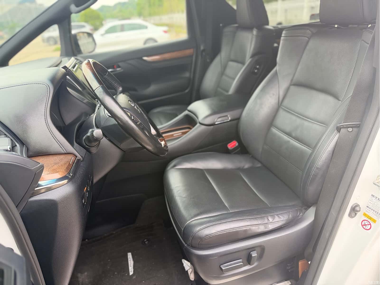 Toyota Alphard, 2017 4