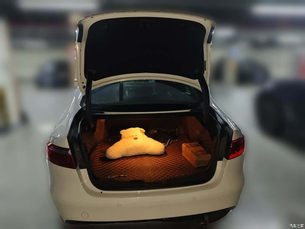 Jaguar XF, 2016 10