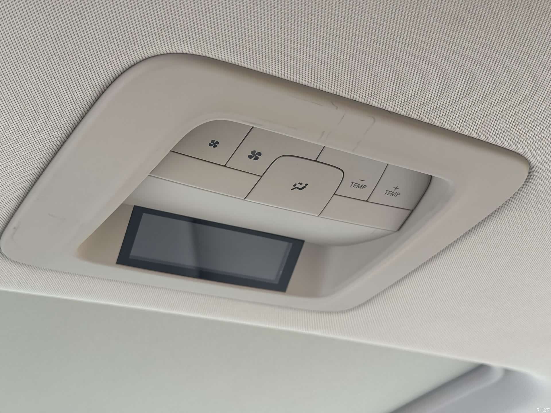 Buick GL8, 2011 20