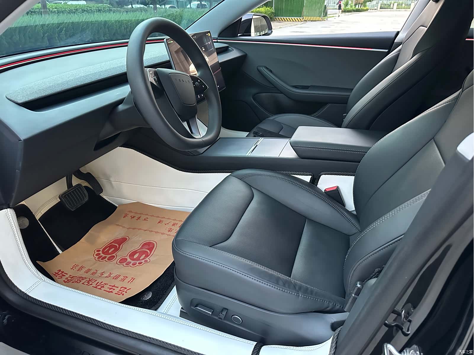 Tesla Model 3, 2024 13