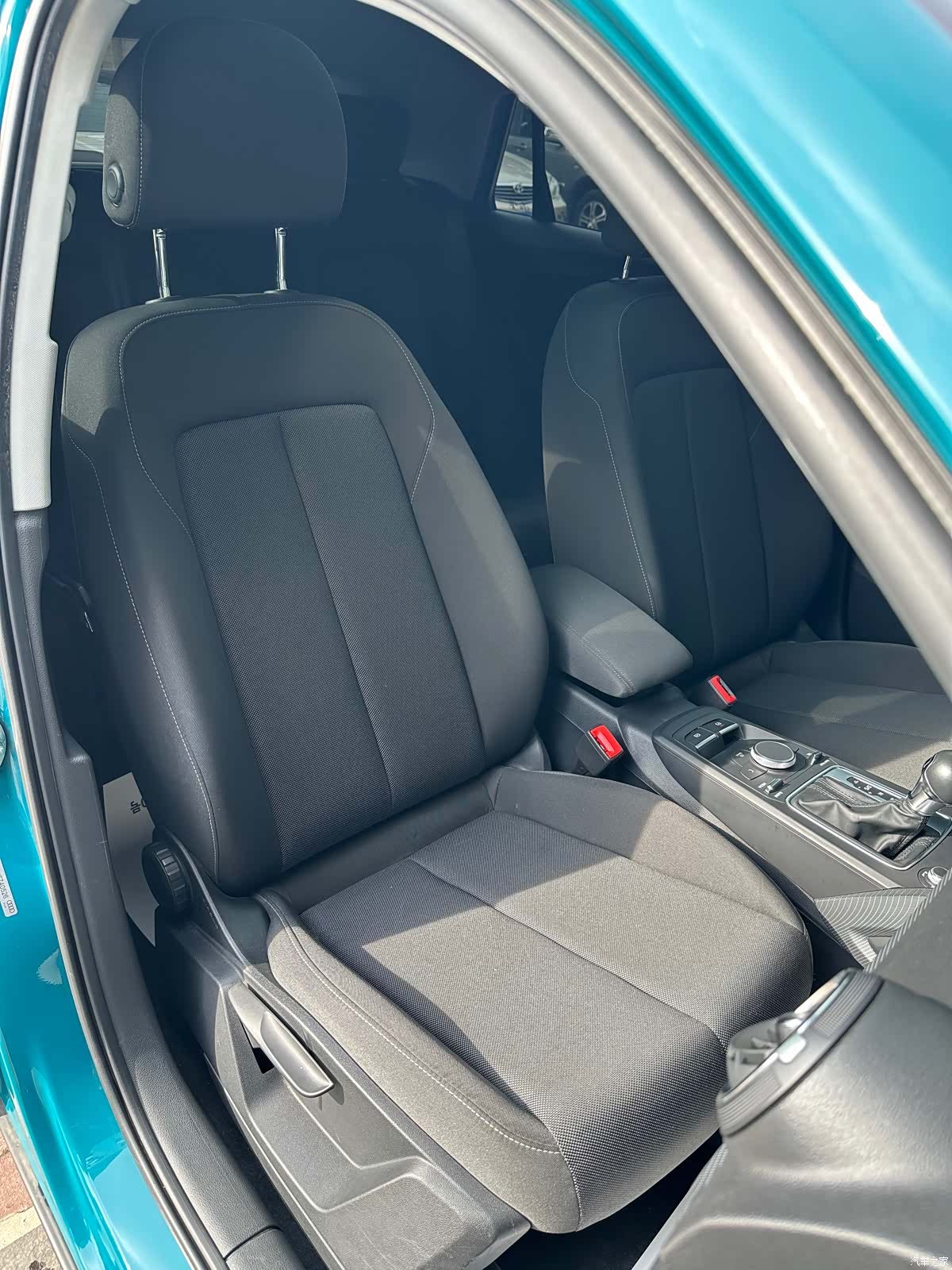 Audi Q2L, 2018 16
