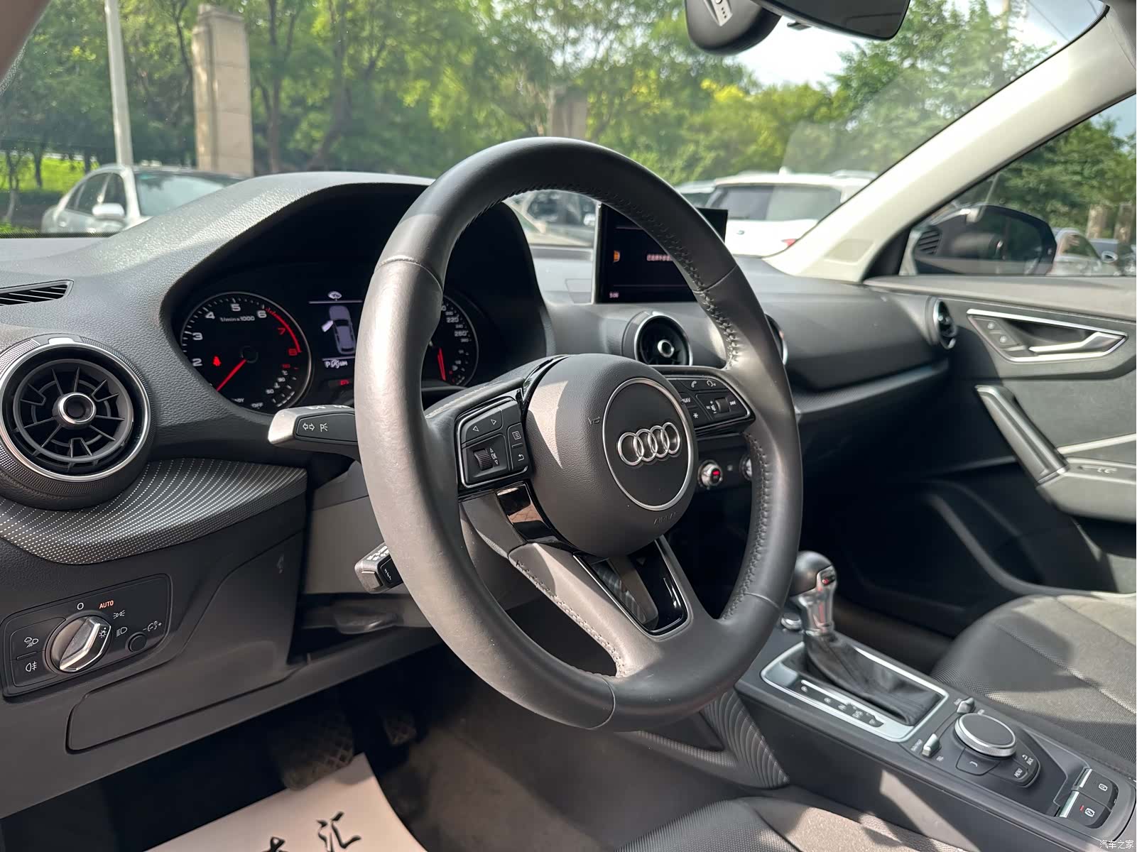 Audi Q2L, 2018 10