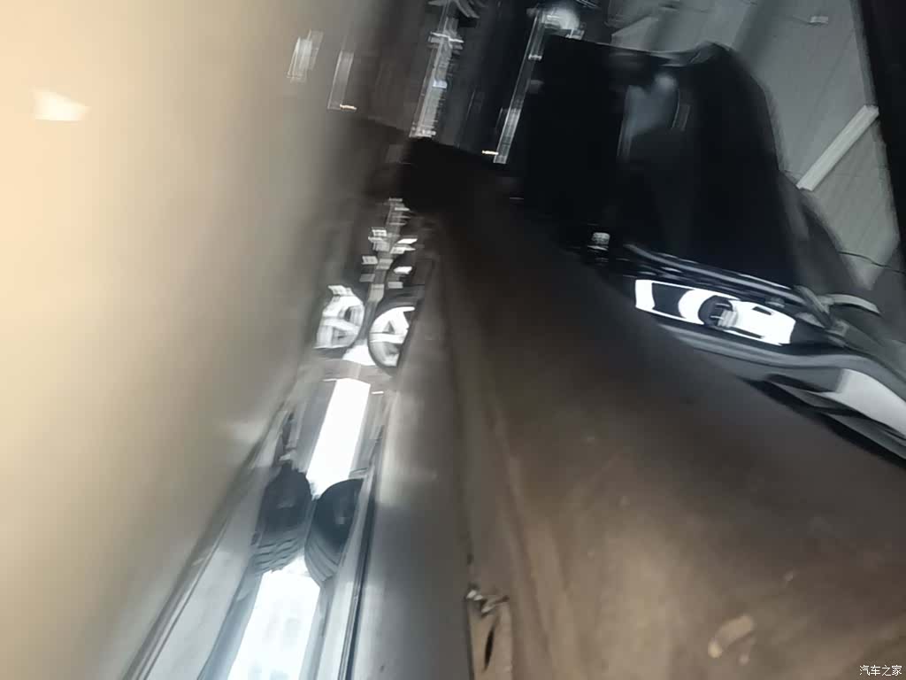 Tesla Model Y, 2025 21