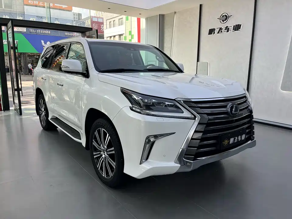 Lexus LX