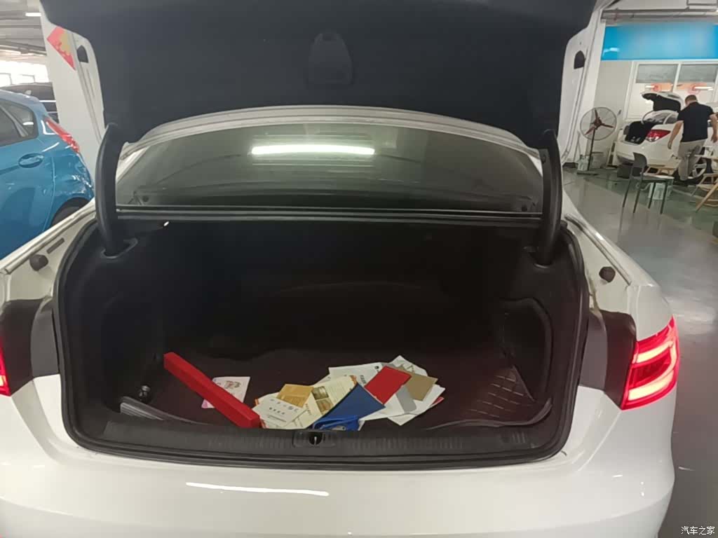 Audi A4L, 2017 15