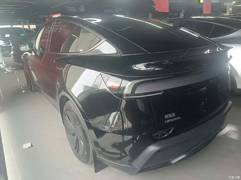 Tesla Model Y, 2025 все фото