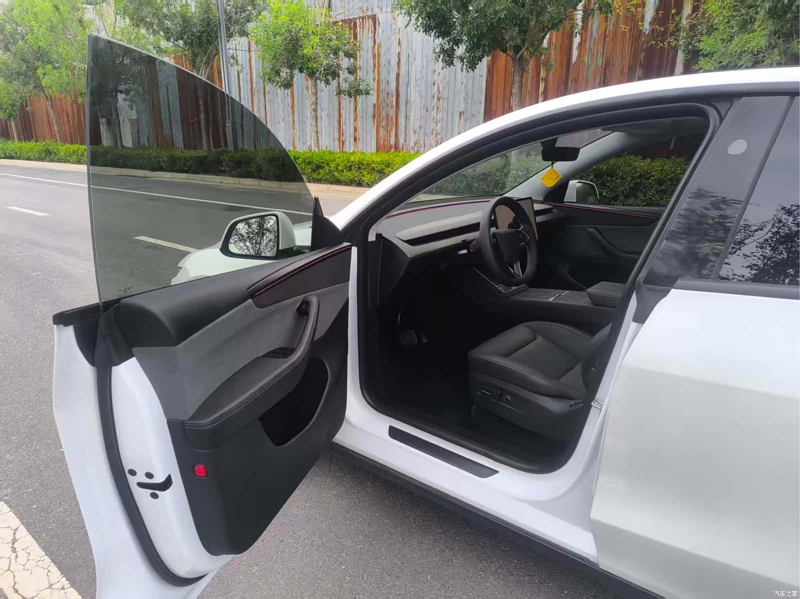 Tesla Model Y, 2025 6