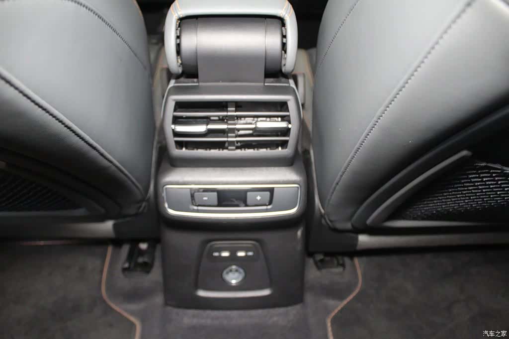 Audi Q4 e-tron, 2025 10