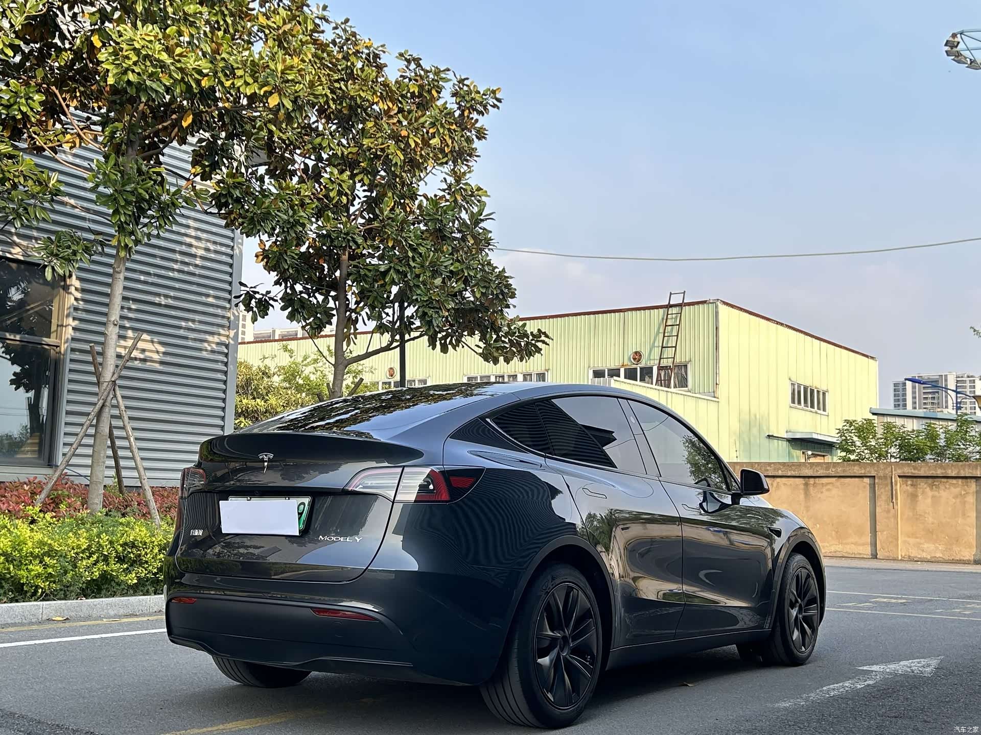 Tesla Model Y, 2024 8