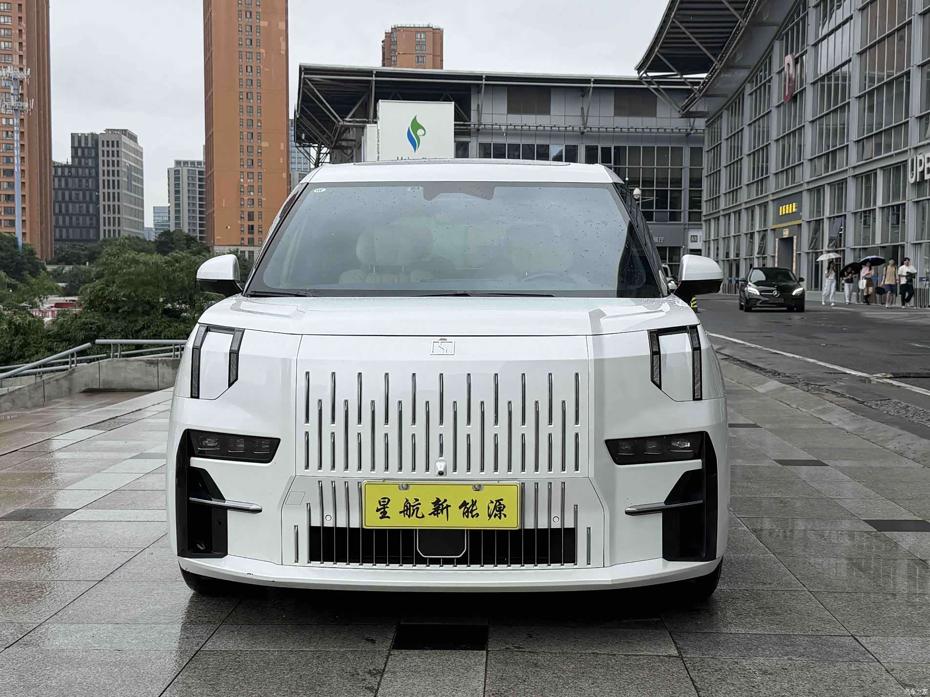 Zeekr 009, 2023 2