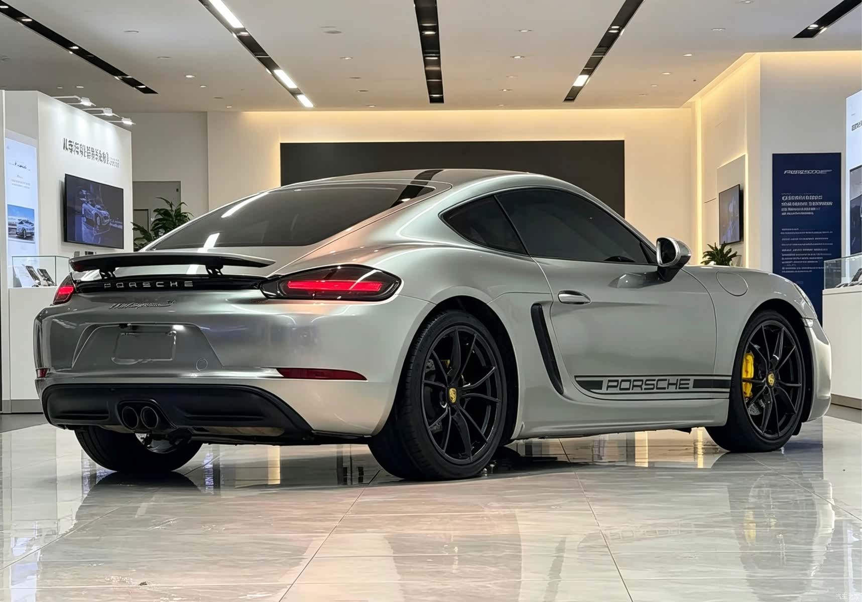 Porsche Cayman, 2018 9