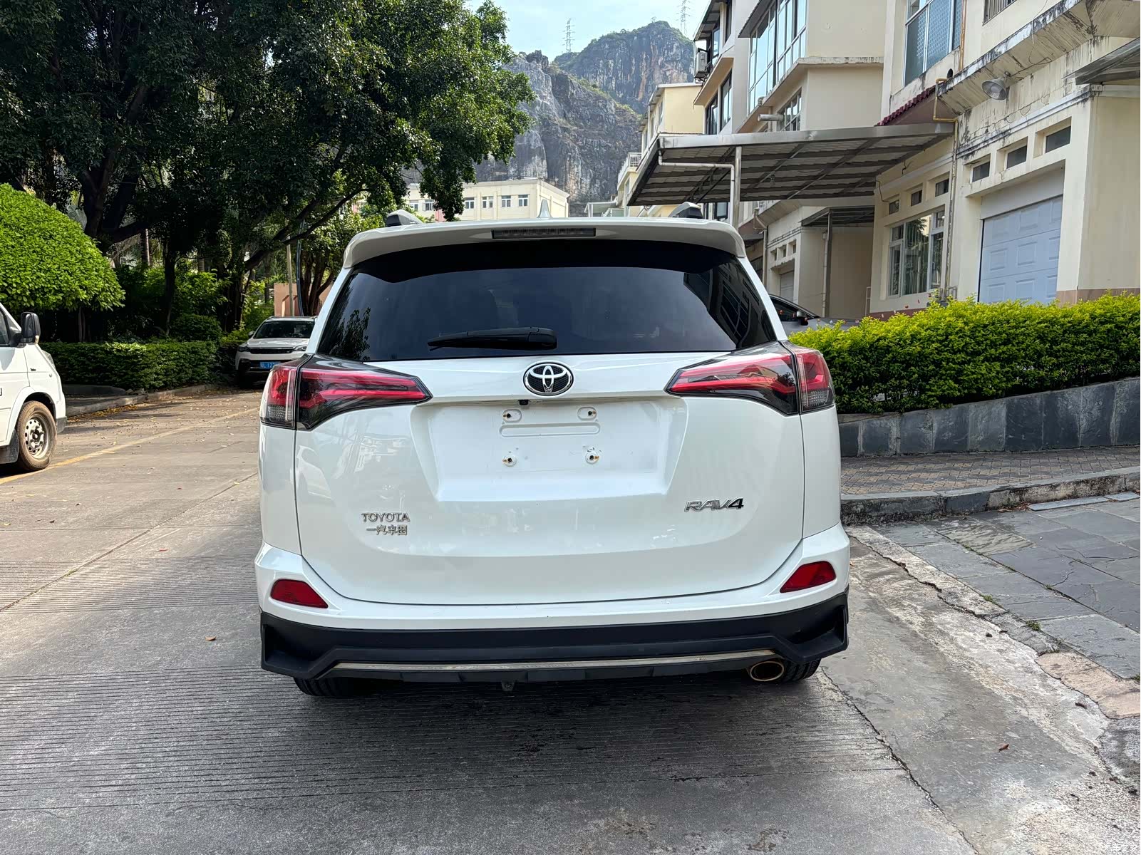 Toyota RAV4, 2018 4