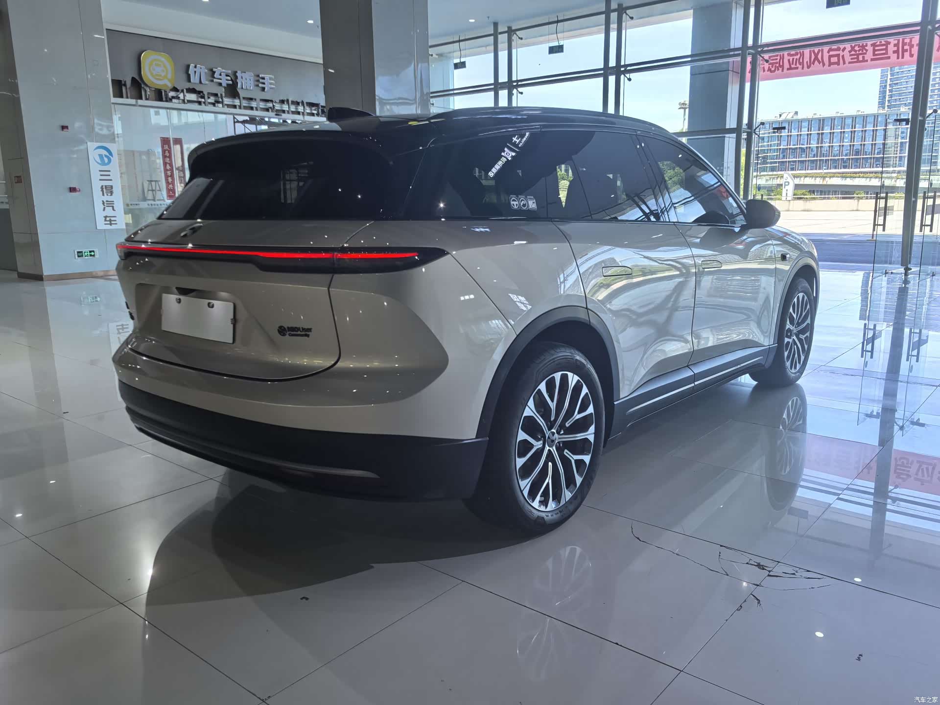 NIO ES6, 2023 7
