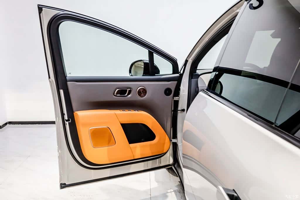 Li Auto i8, 2025 8