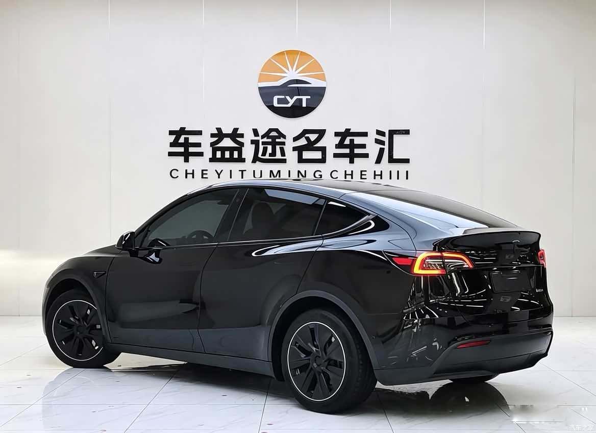 Tesla Model Y, 2023 6