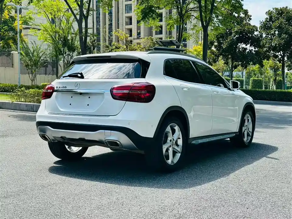 Mercedes-Benz GLA