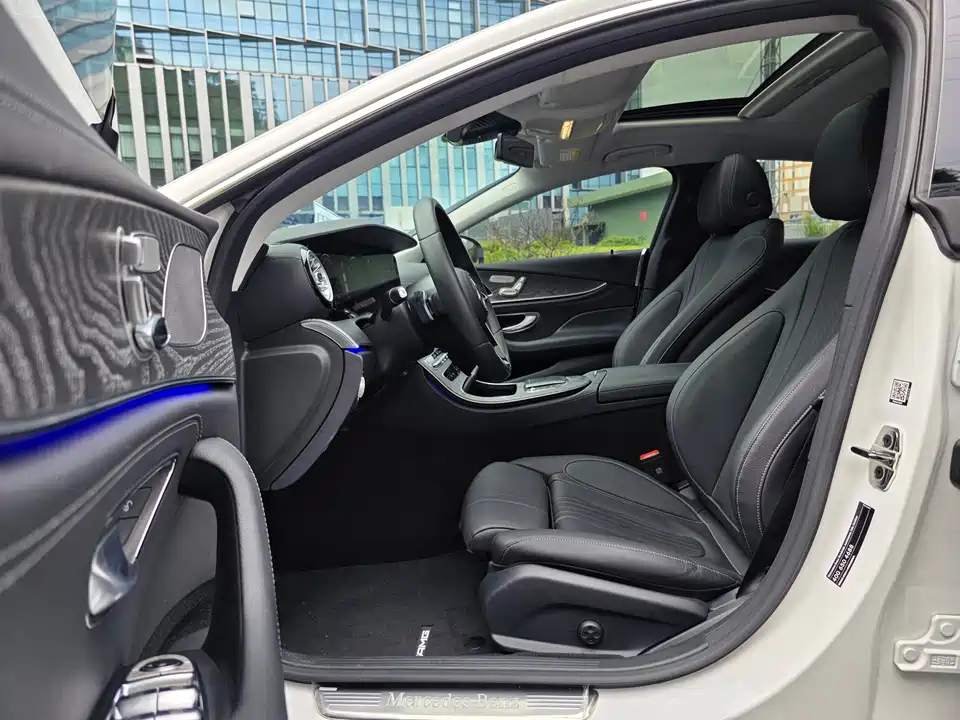 Mercedes-Benz CLS Mercedes-Benz CLS