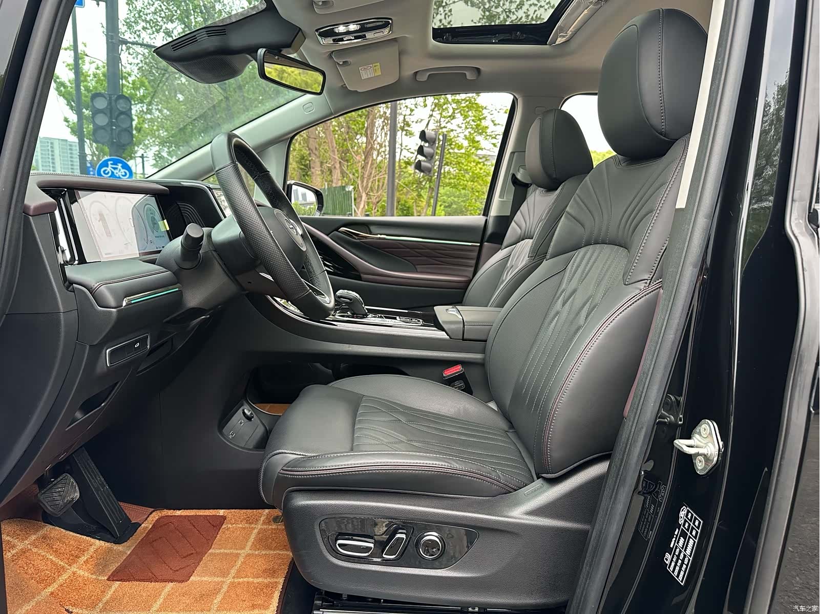 Trumpchi M8, 2023 11