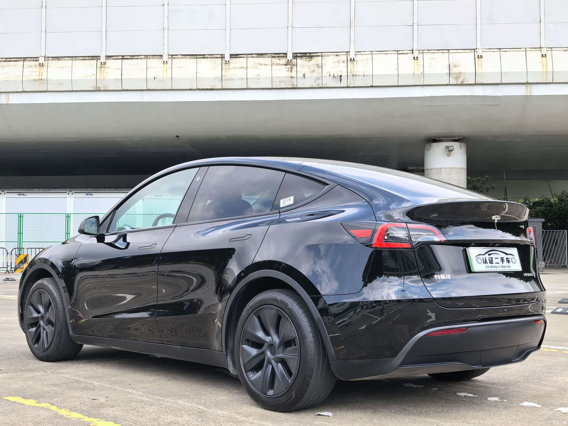 Tesla Model Y, 2023 9