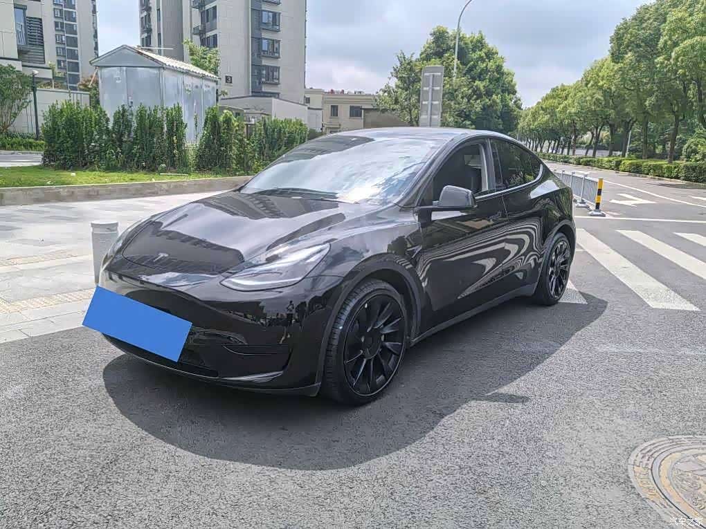 Tesla Model Y, 2023 1
