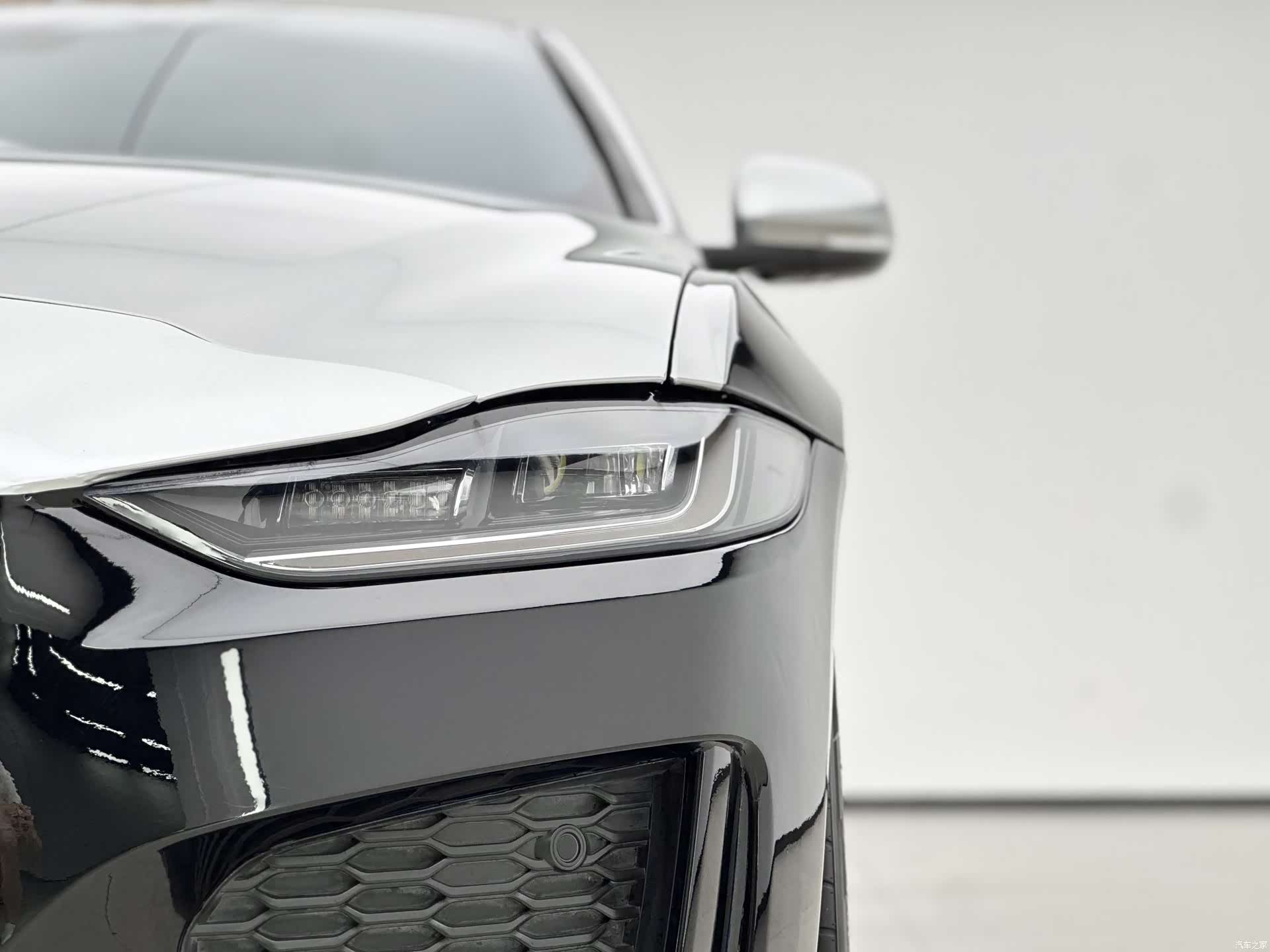 Land Rover XEL, 2021 15