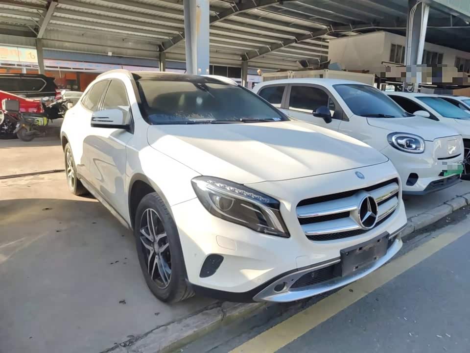 Mercedes-Benz GLA