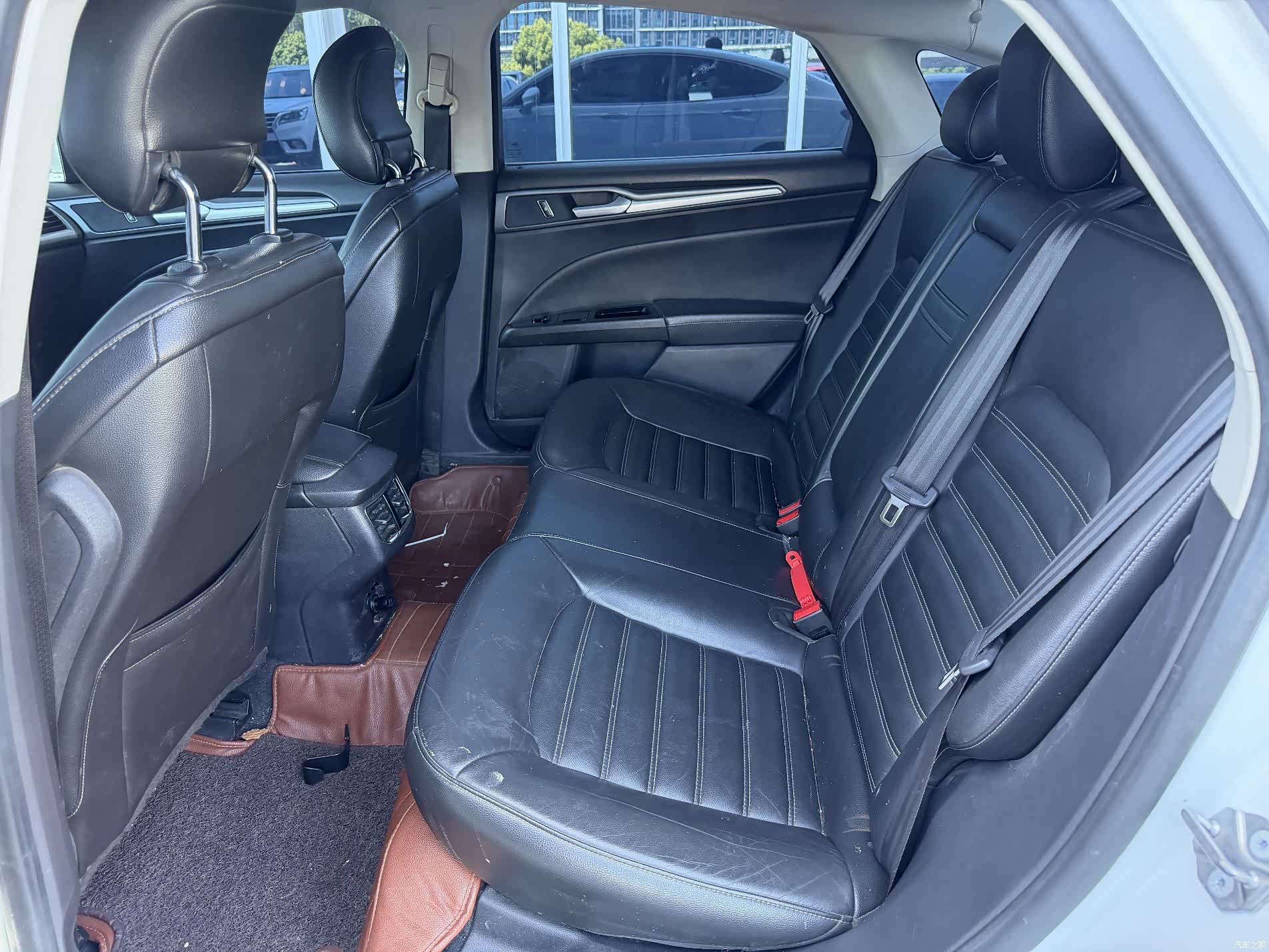 Ford Mondeo, 2016 11