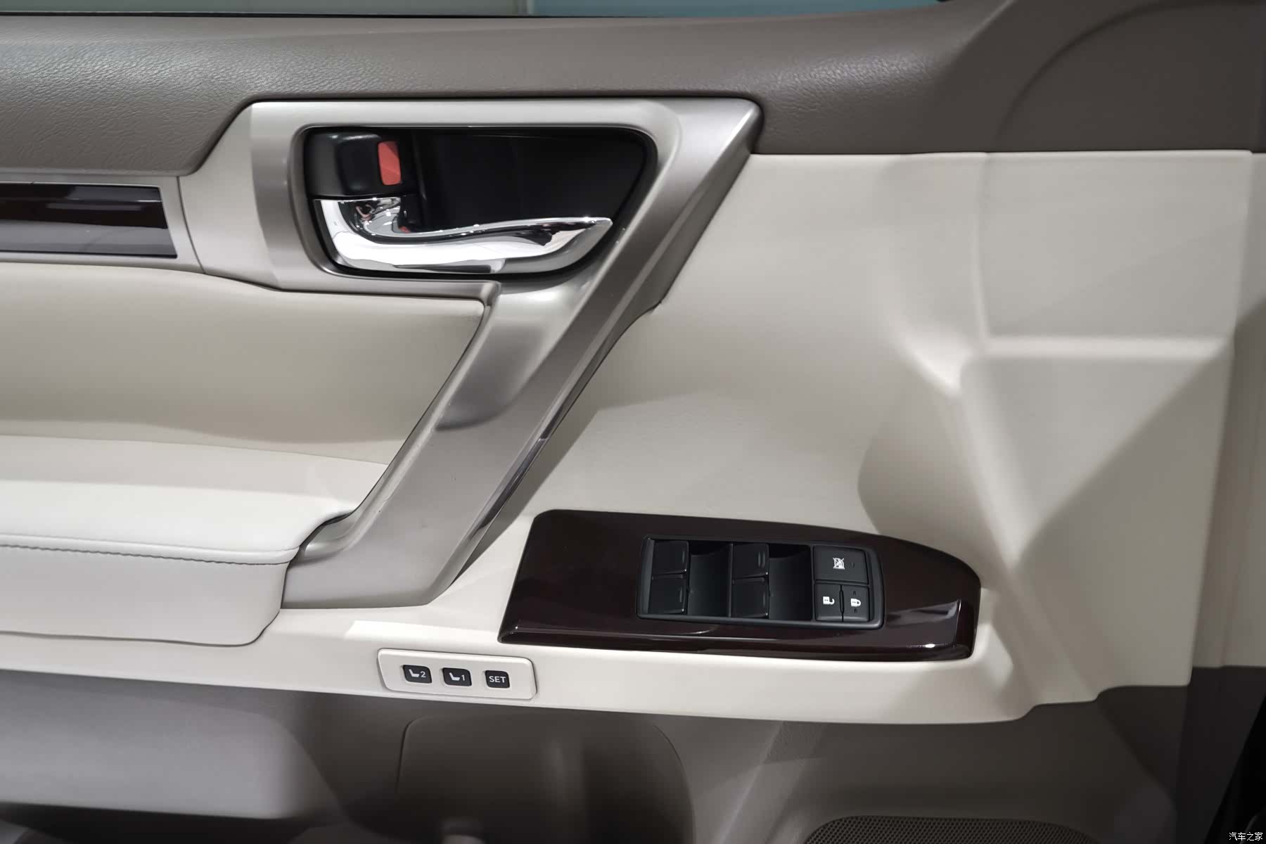 Lexus GX, 2015 8