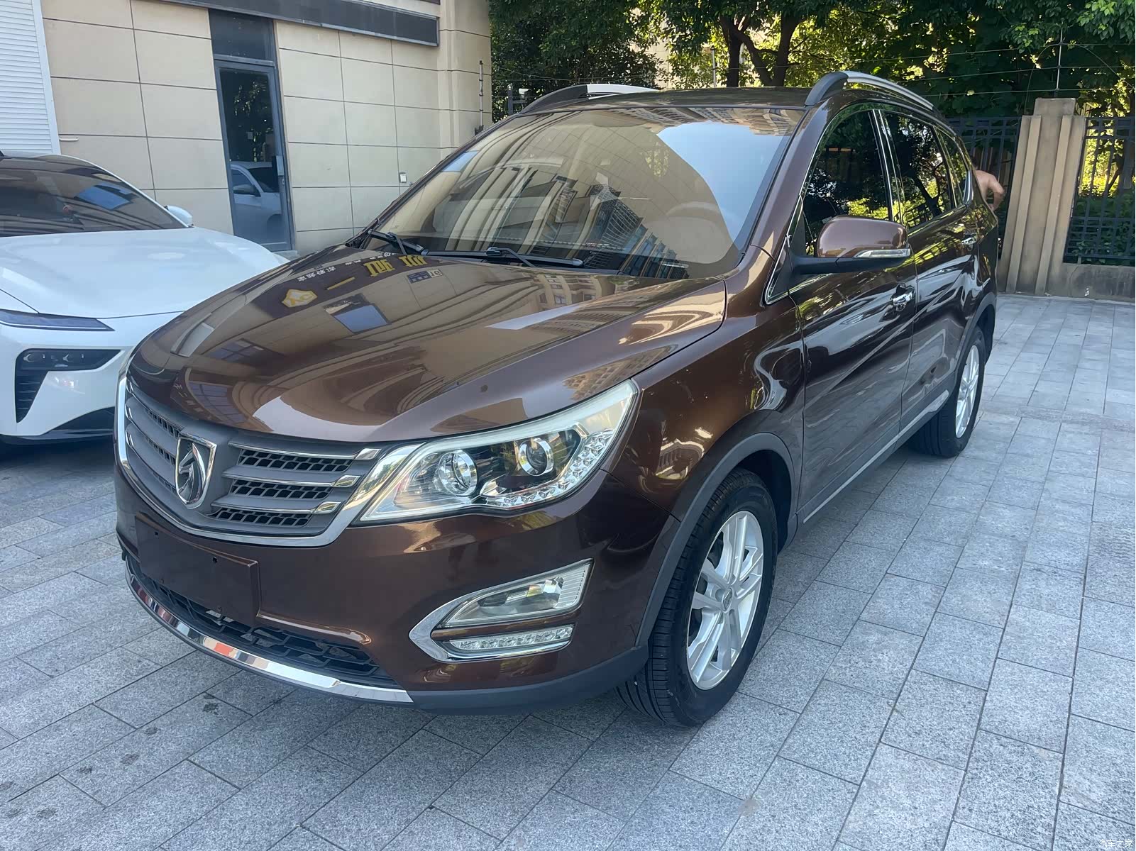 Wuling 560, 2015 1