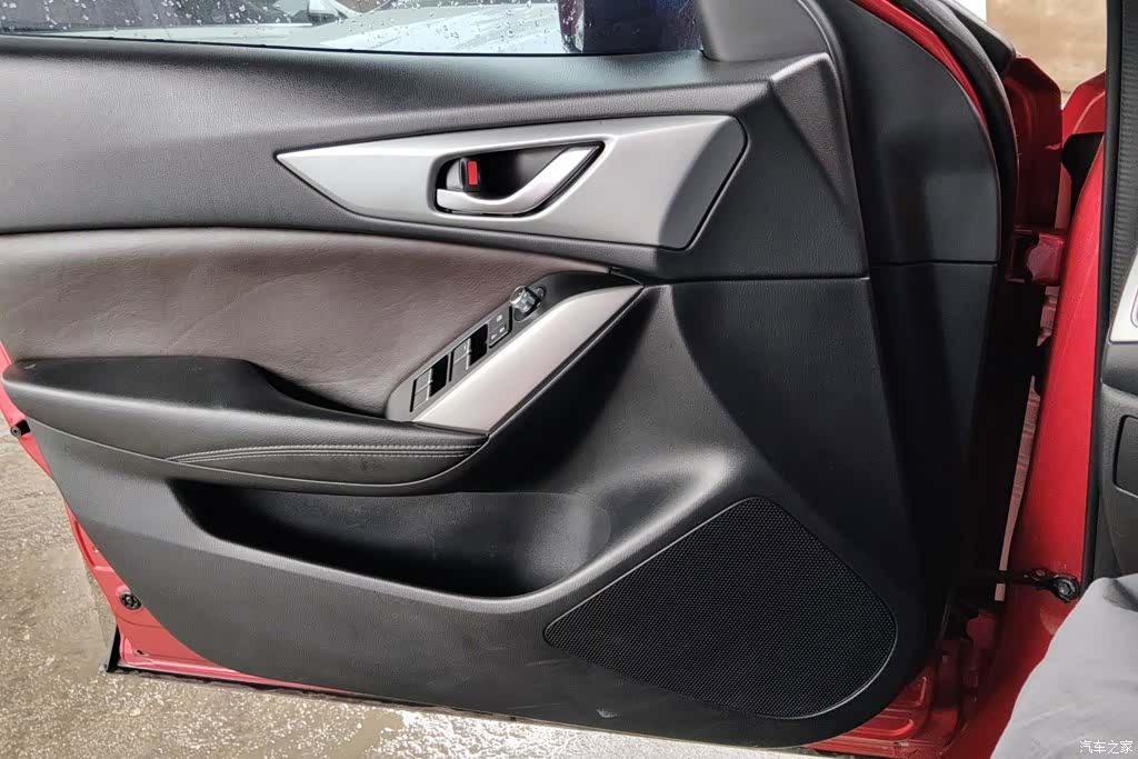 Mazda CX-4, 2017 7
