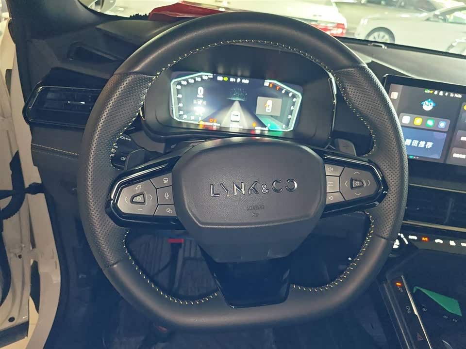 Lynk & Co 06 Lynk & Co 06