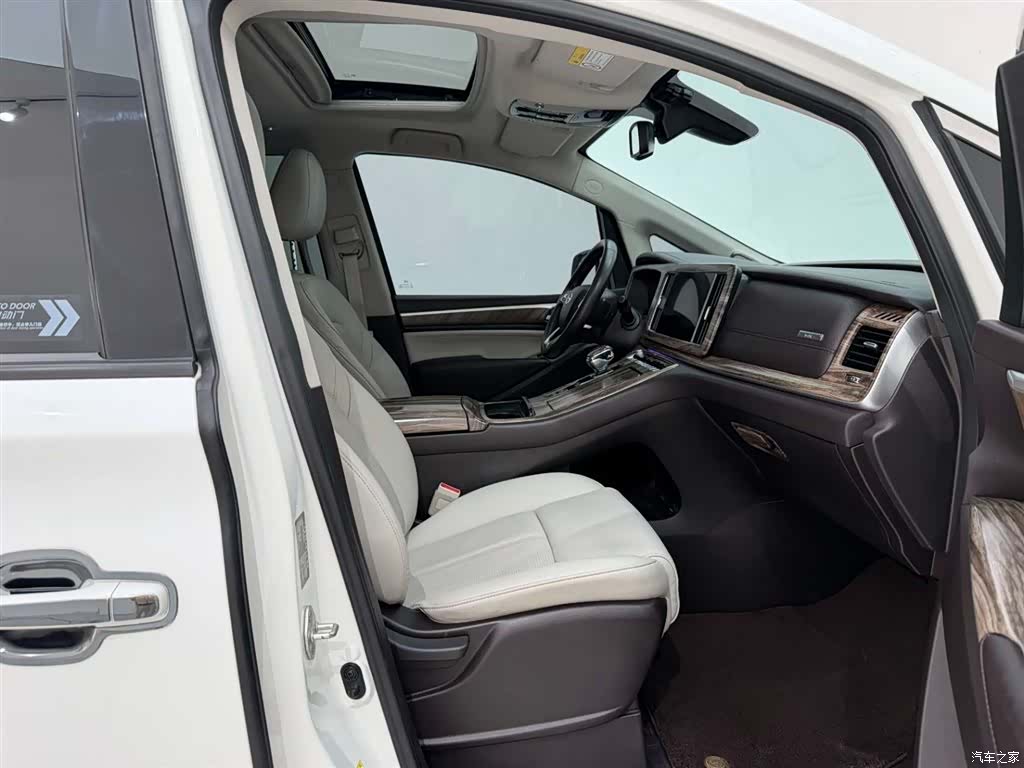 Trumpchi M8, 2021 19