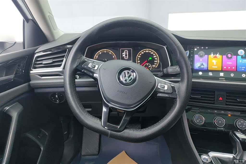 Volkswagen Sagitar, 2020 15