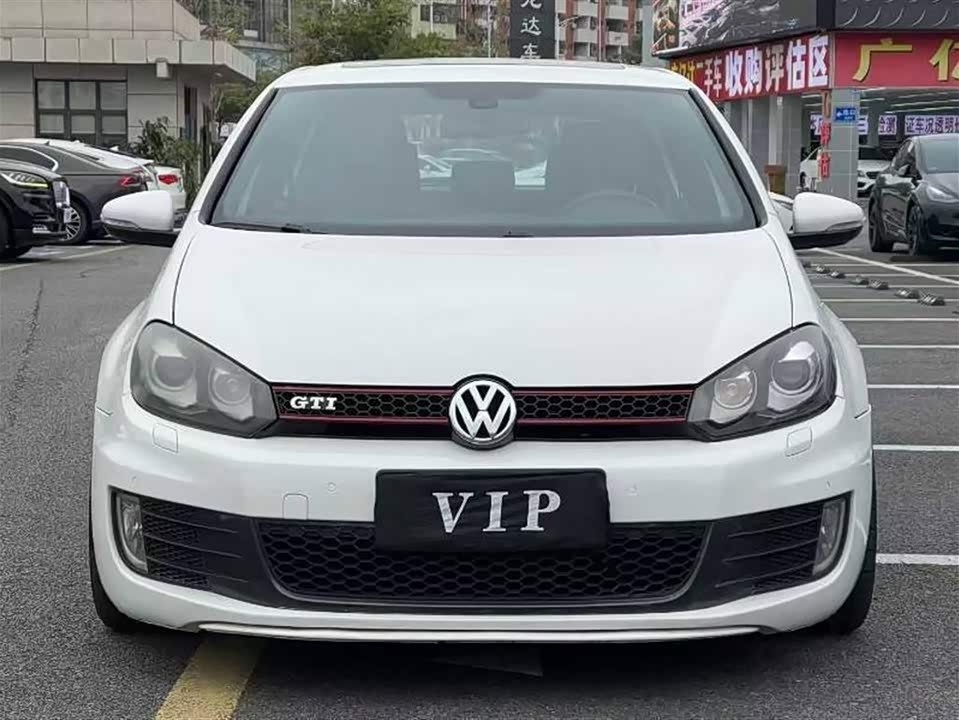 Volkswagen Golf GTI