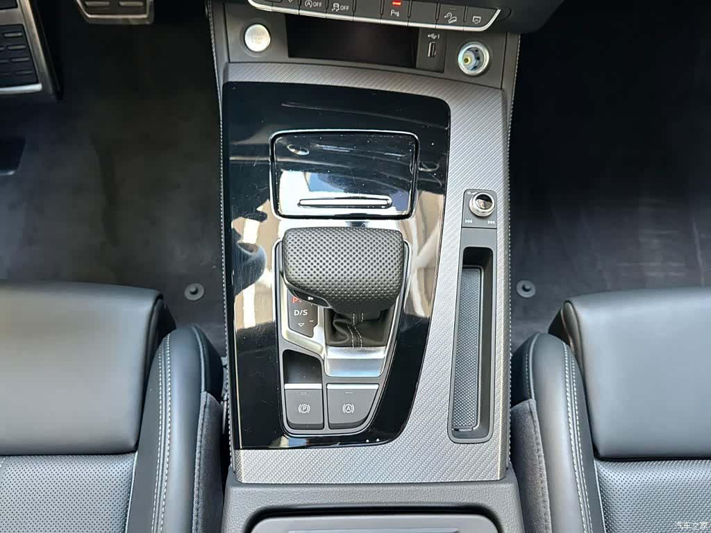 Audi Q5L, 2025 15